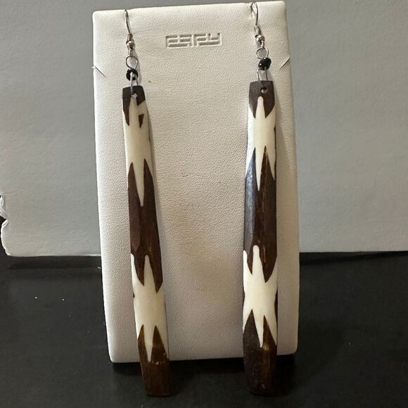NWOT African Bone Double Star Long Dangling Earrings - Picture 1 of 4
